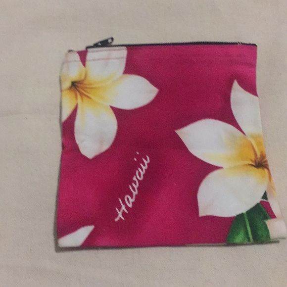 🌸Local Design Pouch Made in Hawaii U. S. A.🌸 - Picture 2 of 7